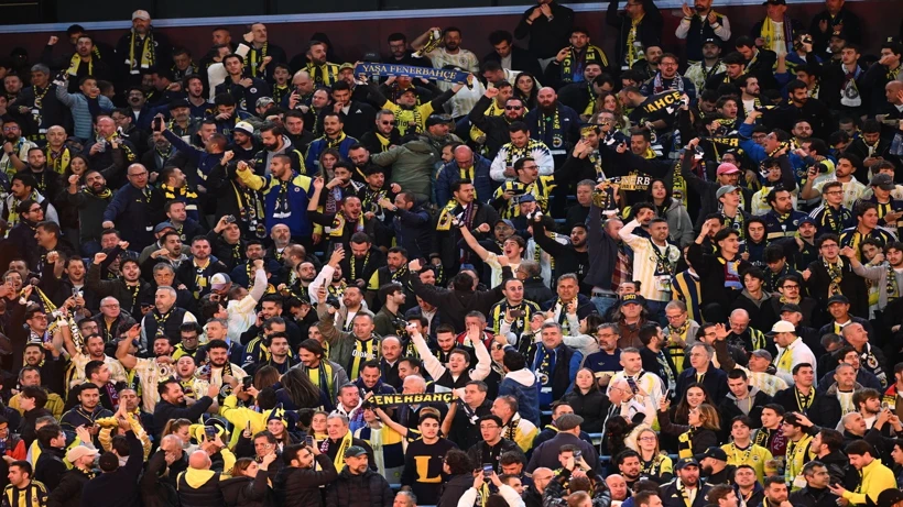 İngiltere'de Fenerbahçe taraftarlarına müdahale: 2 gözaltı