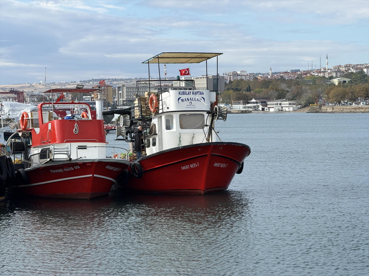 Marmara Denizi’nde fırtına ulaşımı vurdu!
