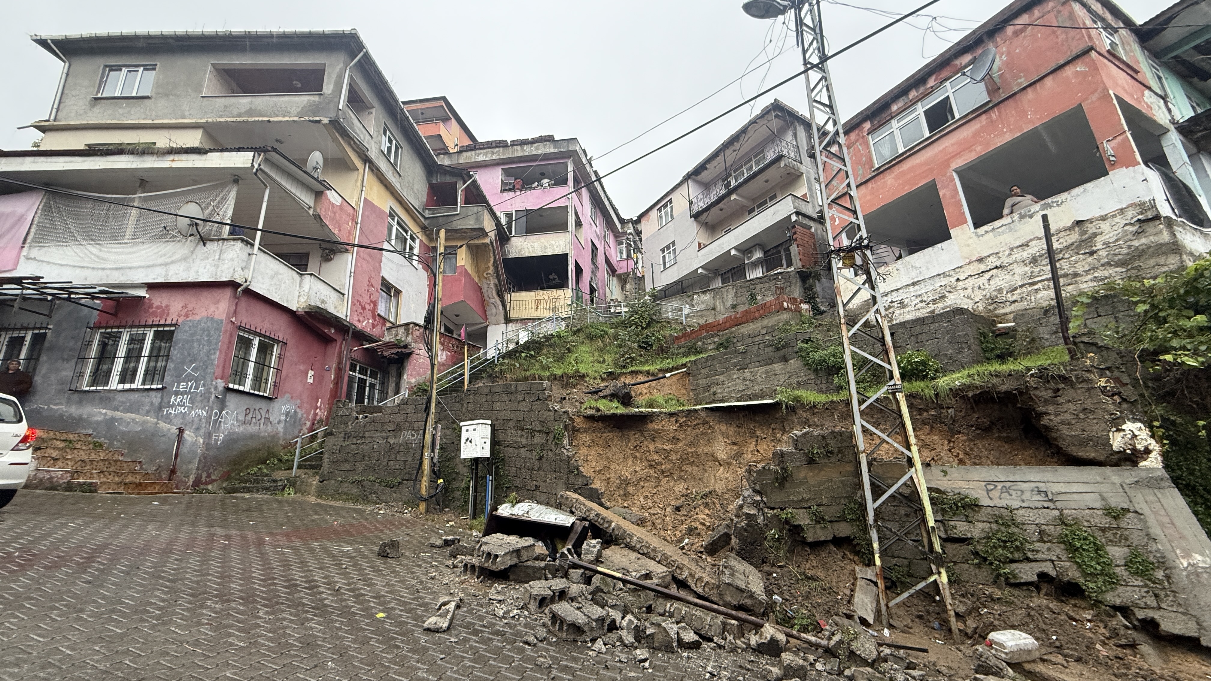 Zonguldak'ta sağanak felaketi: Heyelanlar meydana geldi