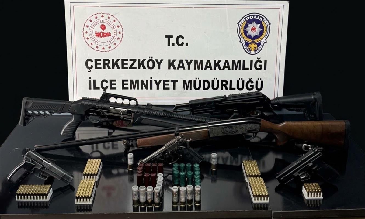Tekirdağ'da 16 adrese ruhsatsız silah operasyonu!