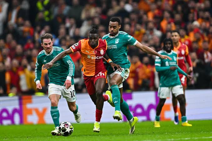 Galatasaray'da derbi öncesi beklenen gelişme yaşandı!