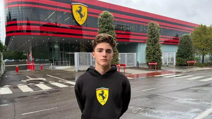 Ferrari'den Türk pilota büyük fırsat: Alp Aksoy akademiye seçildi