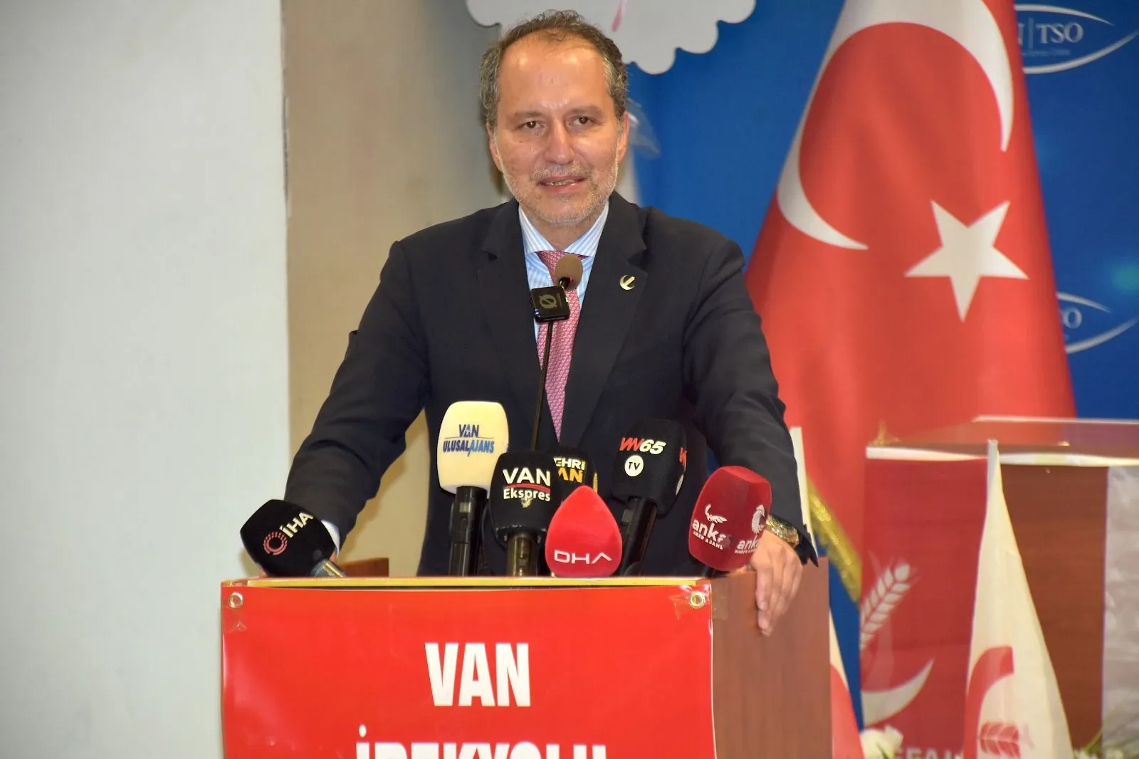 Fatih Erbakan Van'dan seslendi: Kardeşliğimiz bozulmayacak