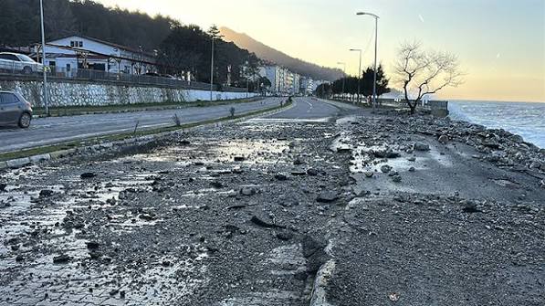 Kastamonu'yu fırtına vurdu! 5 ilçede büyük hasar