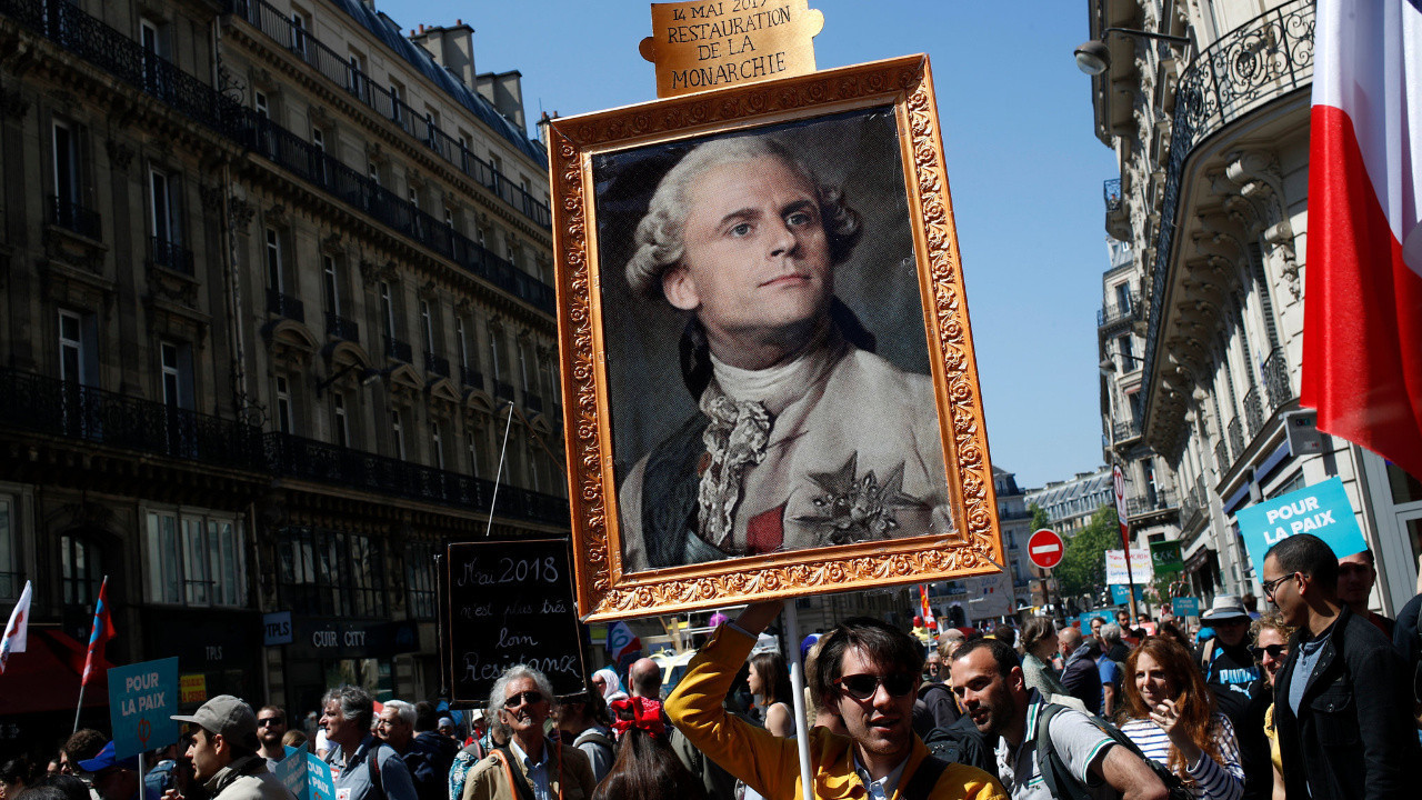 Fransa'da protesto krizi! Macron istifayı reddetti