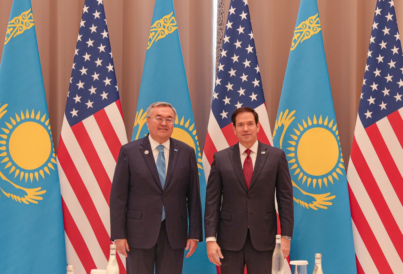 ABD ve Kazakistan'dan ekonomik ve güvenlik iş birliği mesajı