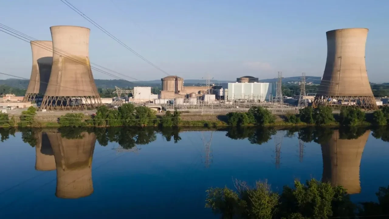 Yapay zekâ enerji talebini artırdı: ABD 3 nükleer santrali yeniden açıyor
