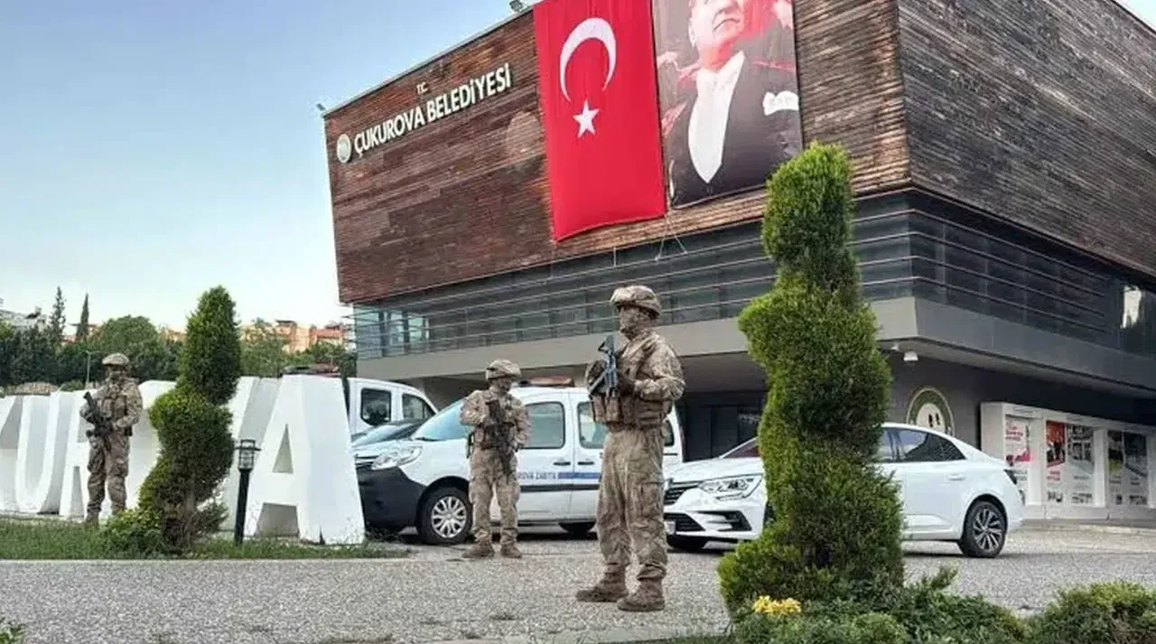 Çukurova Belediyesi soruşturmasında yeni operasyon: Belediye başkanının kızı da gözaltında