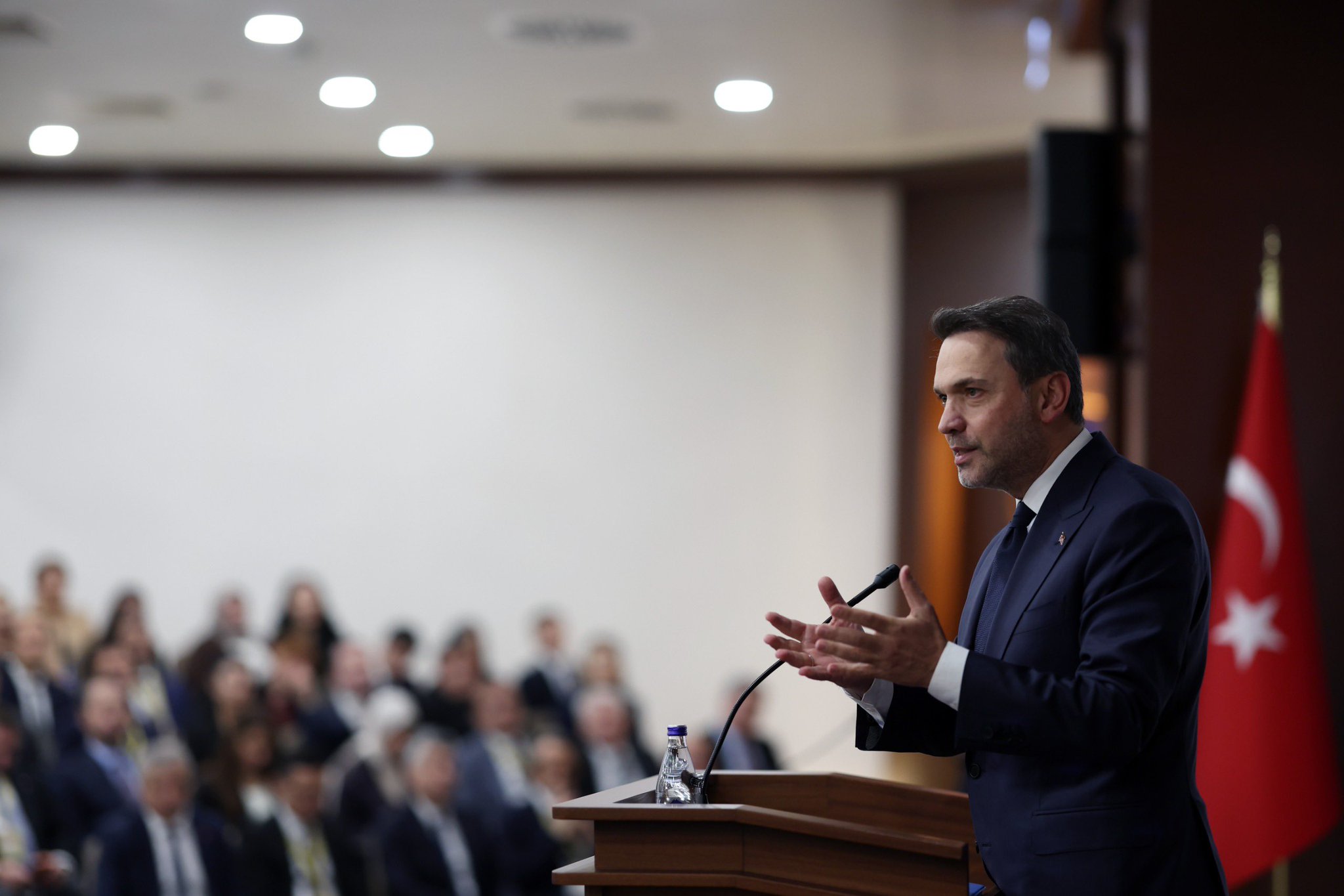 Bayraktar’dan enerji arz güvenliği için koordinasyon mesajı