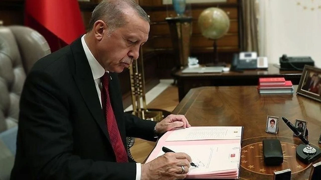 Resmî Gazete'de taşınmaz kararı: Satış ve imar değişiklikleri onaylandı