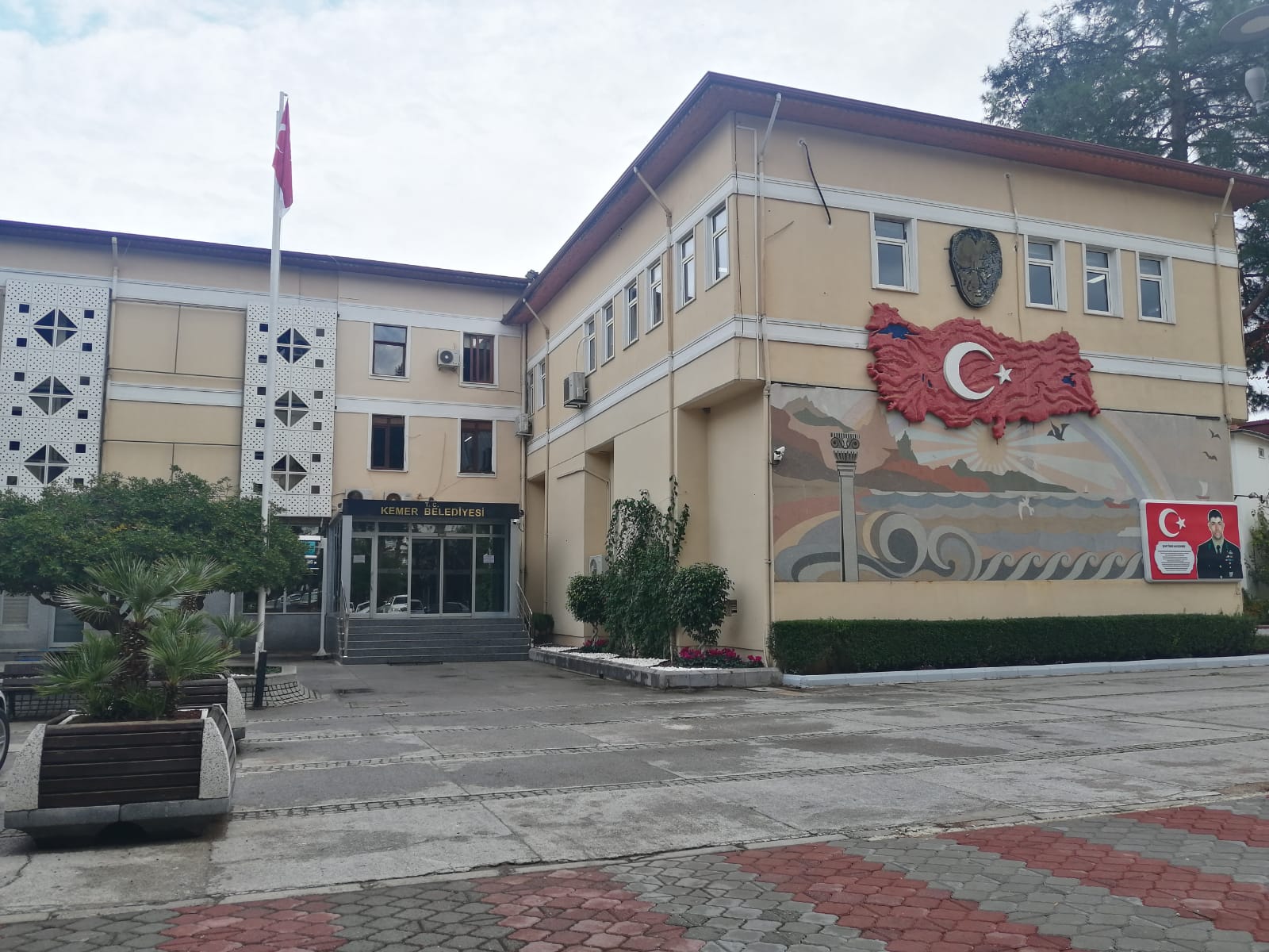 Kemer'de belediye başkanı dahil 9 isim CHP'ye veda etti!