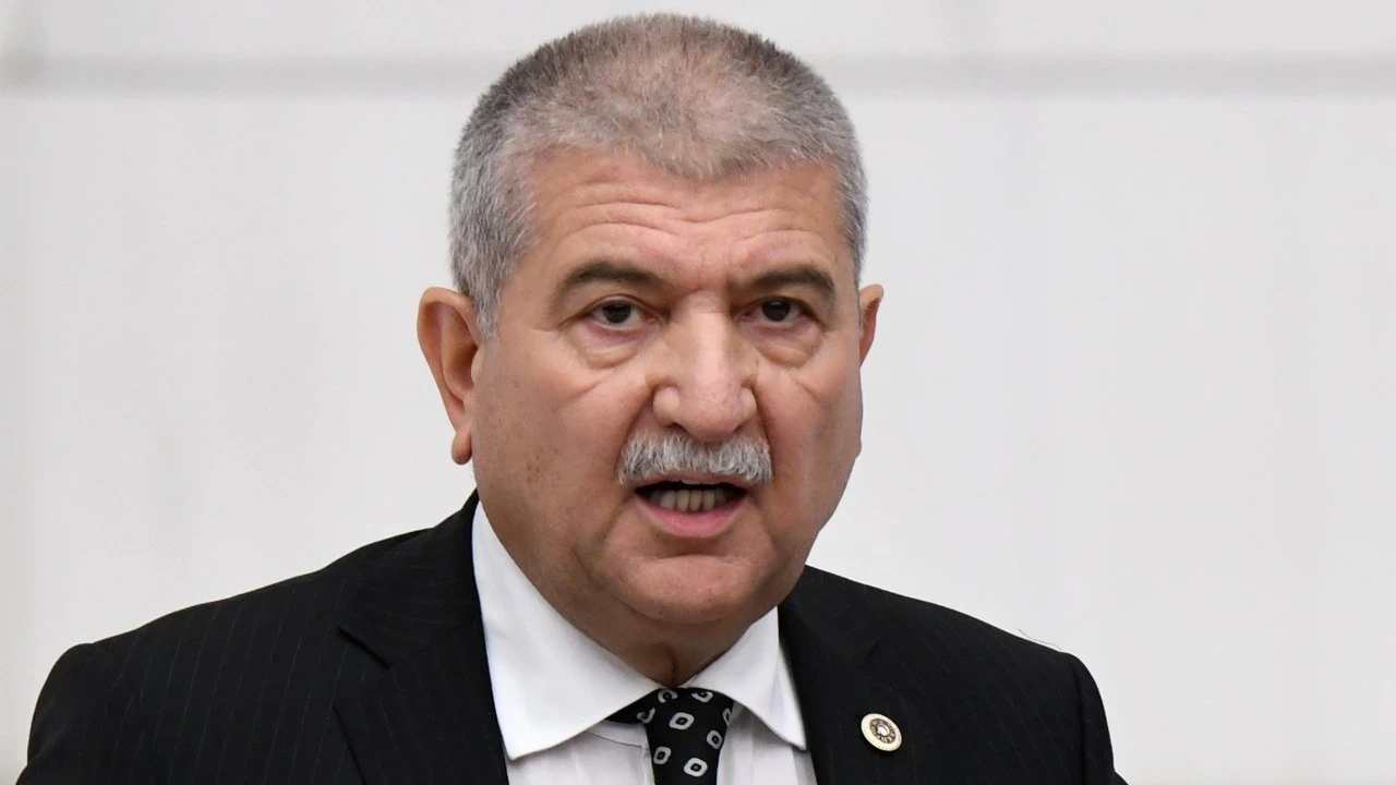 Rozeti taktı, görevi kaptı: Kani Torun Genel Başkan Danışmanı oldu