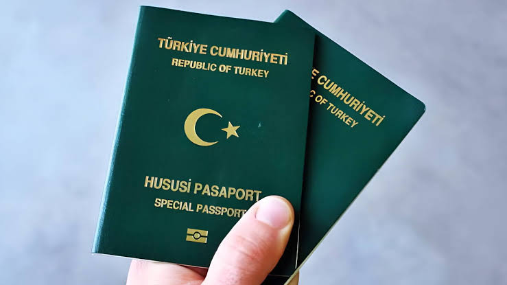 Yeşil pasaport düzenlemesi Meclis gündeminde! Kimler yararlanabilecek?
