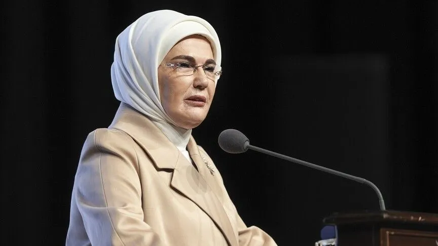 Emine Erdoğan'dan Semerkant'ta dünyaya soru: Çocuklar ne zaman güvende olacak?