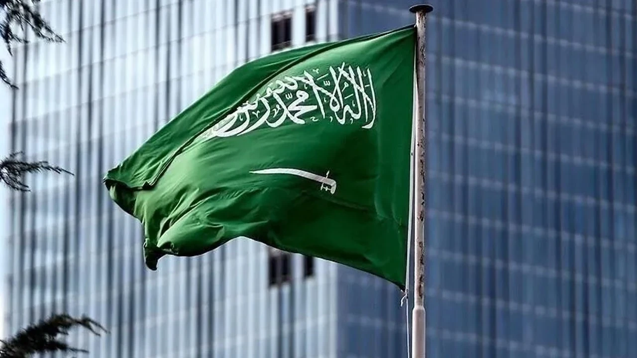 Suudi Arabistan'da havalimanına saldırı! Ölü ve yaralılar var