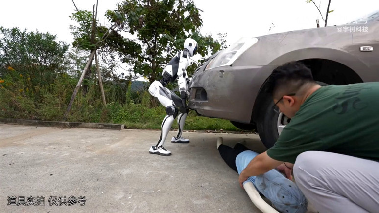 Çin'in yeni robotu görenleri şaşkına çevirdi!