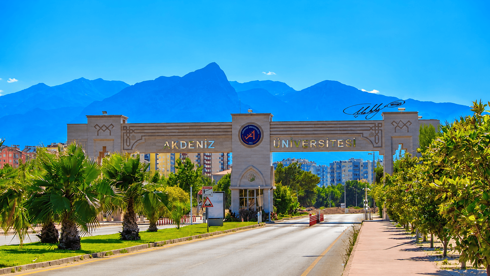 Antalya'da 10 ülkeden 53 araştırmacı sempozyumda buluştu!