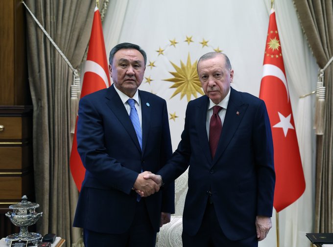 Erdoğan, TDT Genel Sekreteri Ömüraliyev'i kabul etti