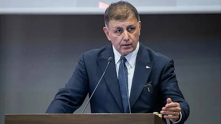 Cemil Tugay: Bir yol ayrımına gelmek zorunda kaldım
