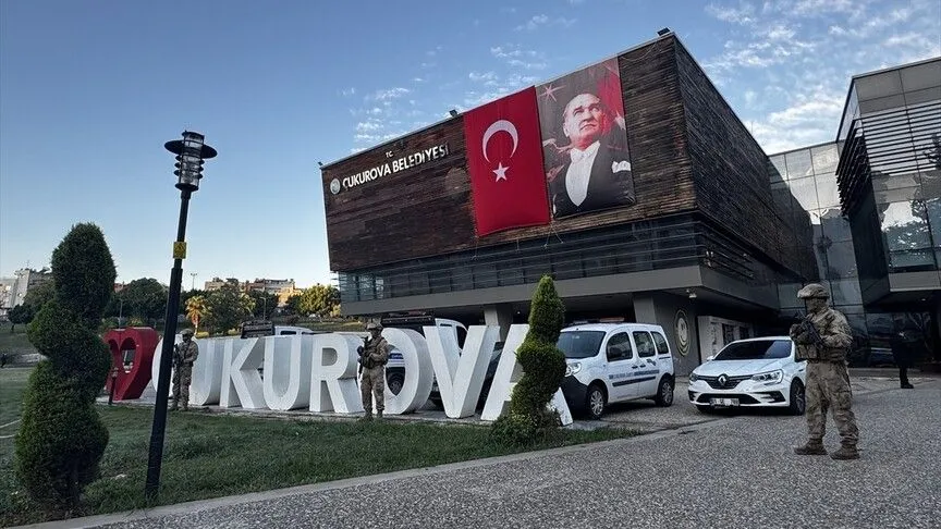 Çukurova Belediyesi soruşturmasında 34 kişi tutuklandı
