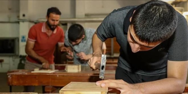 Eski okul mobilyaları yenilendi: 400 bin öğrenciye ulaştı