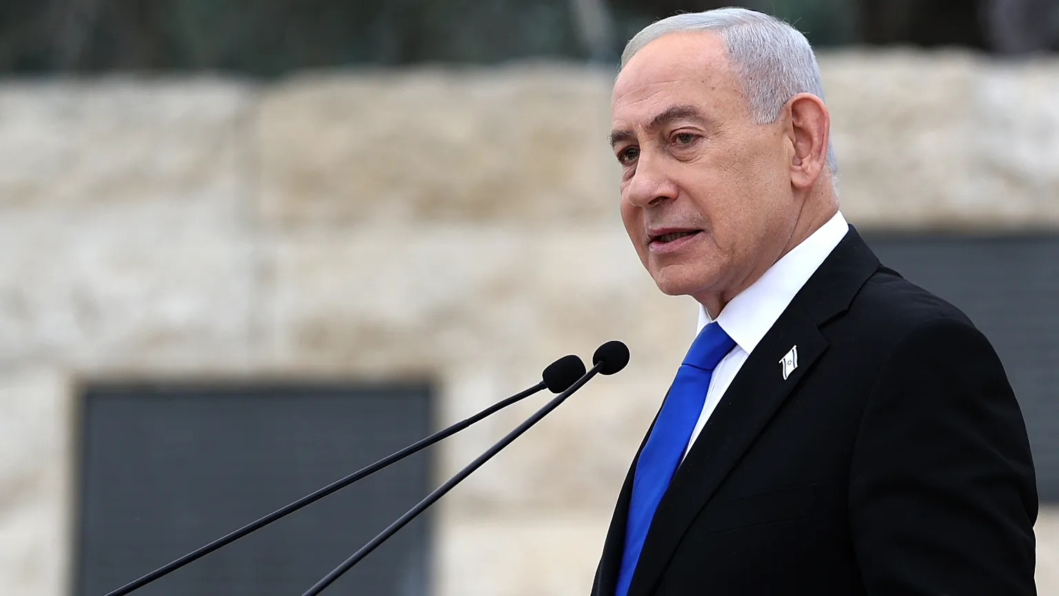 Netanyahu'dan İran uyarısı: İki atom bombası düşerse ne olur?