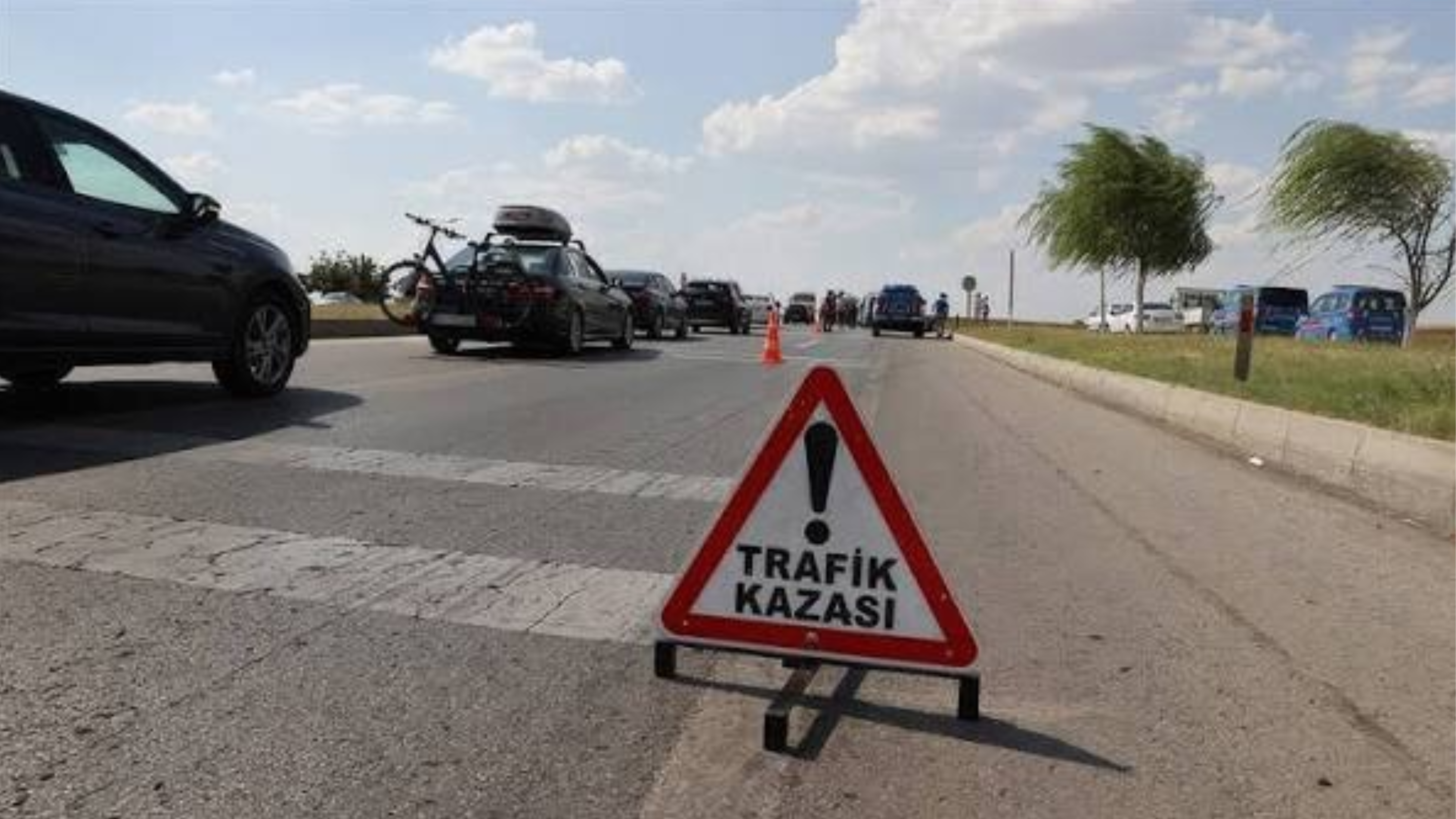 Düzce’de üç aracın karıştığı kazada 3 kişi yaralandı