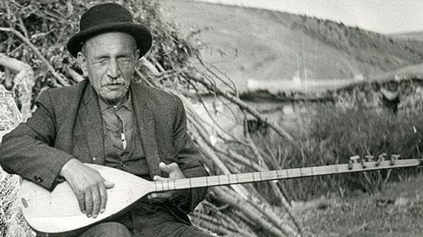 Aşık Veysel'in hayatı 18 eserle tuvale taşındı