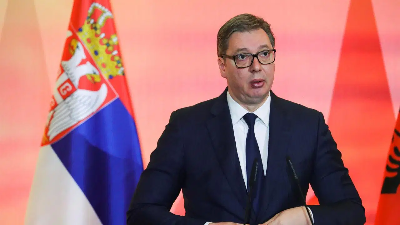 Sırbistan'da Öğrenci hareketi kazandı, Vucic yenilgiyi kabul etti