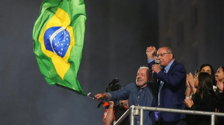 Lula'dan seçim zaferi konuşmasında dünyaya mesaj: "Brezilya kimsenin arka bahçesi değil!"