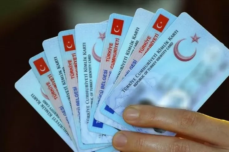 Çipli kimliklerde 10 yıl doluyor! Kimler yenileyecek?
