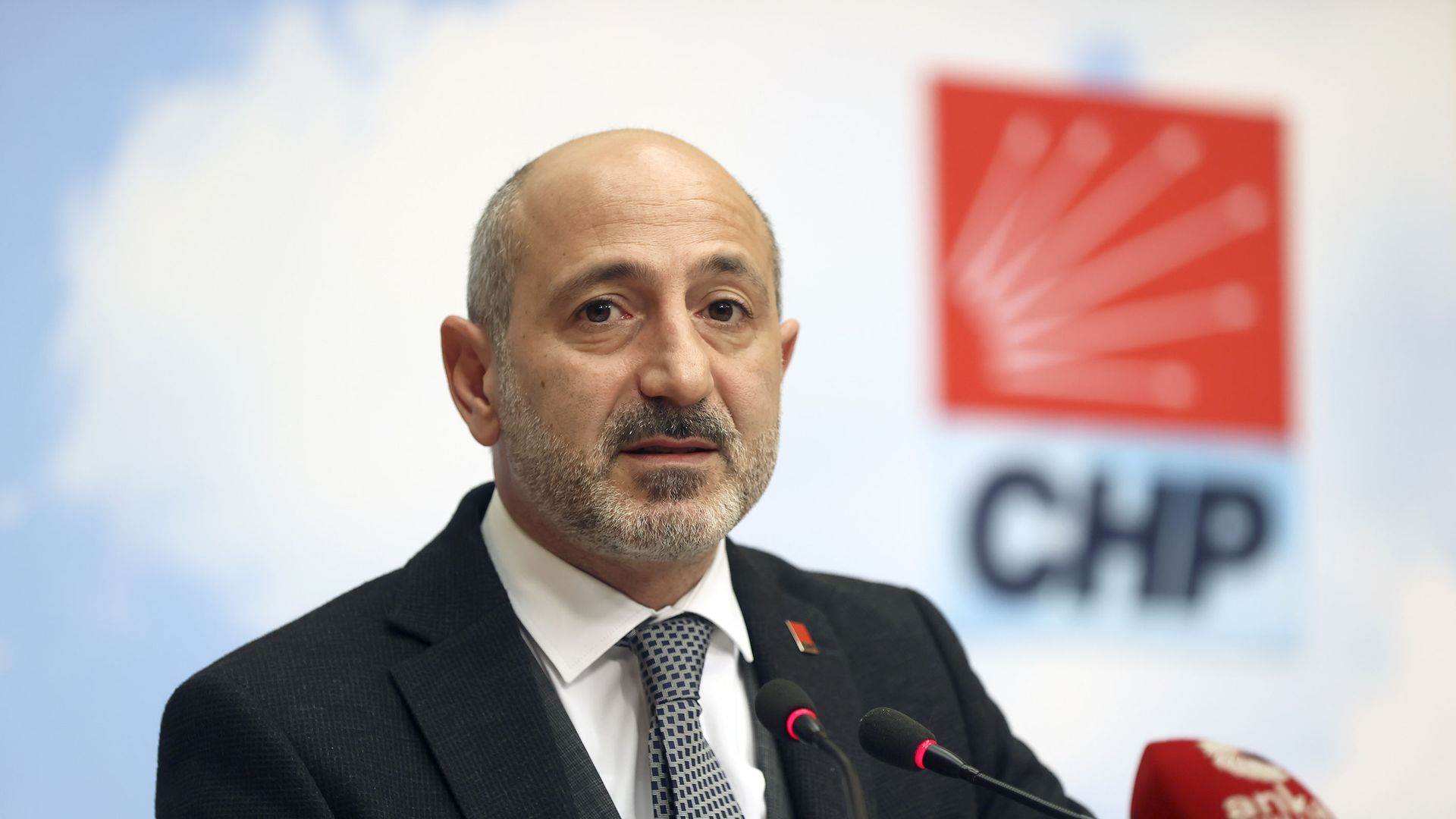 CHP’li Ali Öztunç rakamlarla açıkladı: Vatandaş borç batağında, icra dosyaları rekor kırıyor