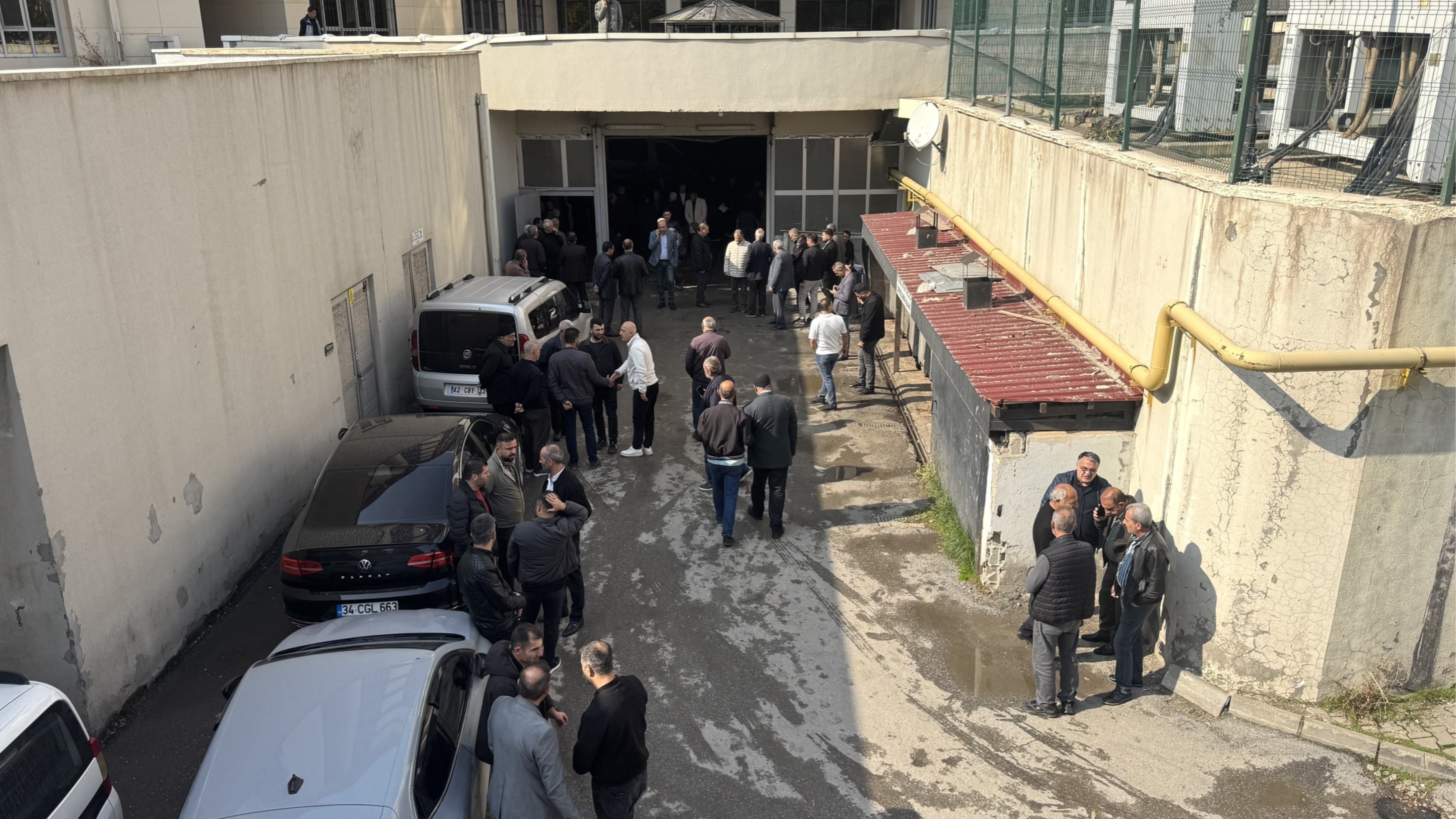 Polis memuru, kardeşi ve ailesine ateş açtı: 2 kişi hayatını kaybetti