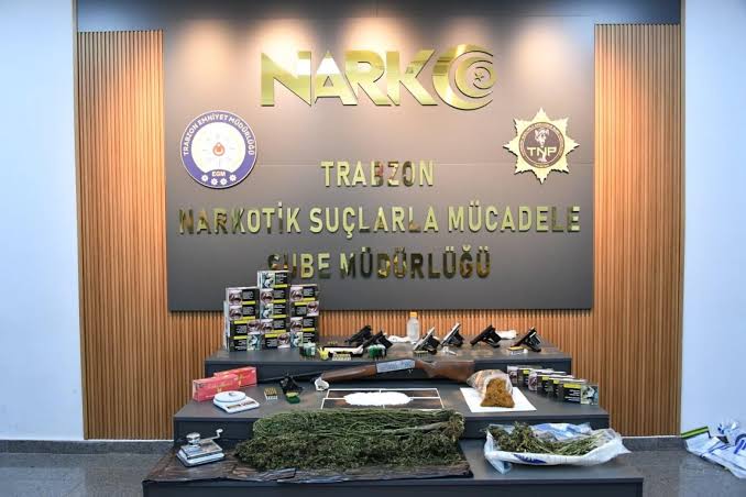 Trabzon'da 5 aylık takibin ardından uyuşturucu operasyonu: 45 gözaltı