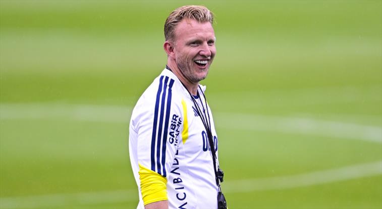 Fenerbahçe'de yeni dönem: Takım Kuyt'a emanet edilebilir