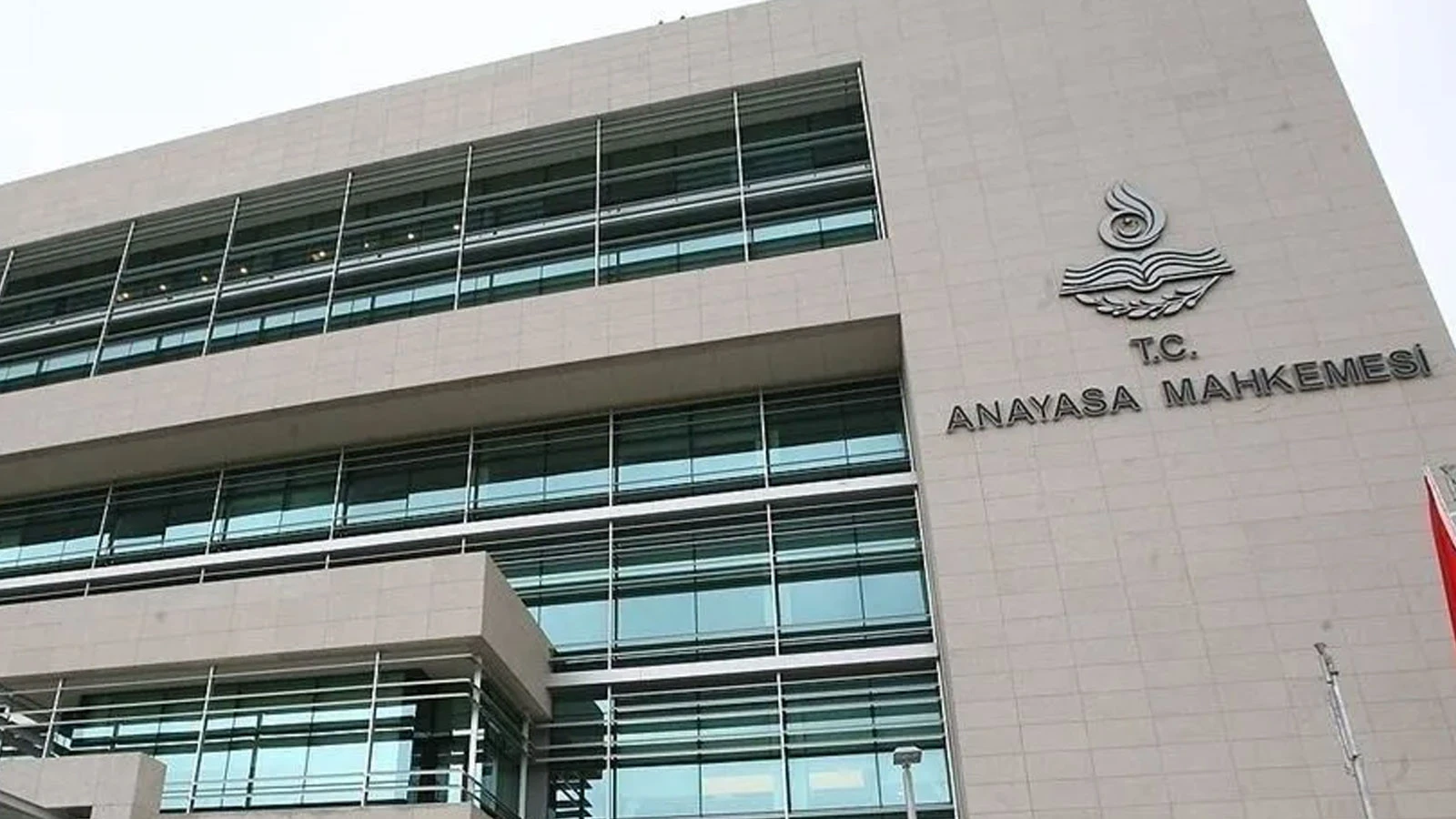 AYM'den eksik ödenen memur maaşları için ihlal kararı