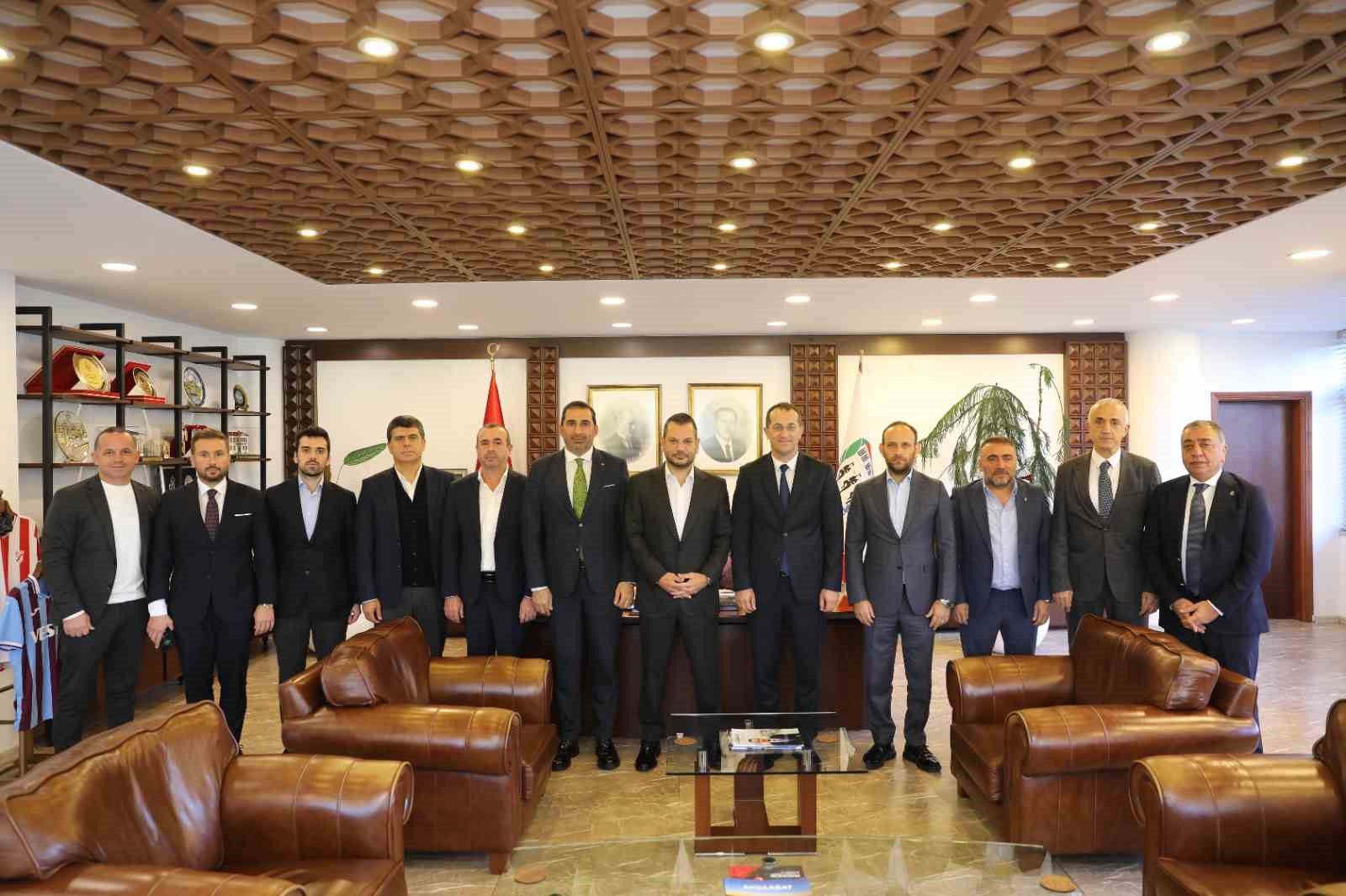Trabzonspor Kulübü Başkanı Doğan’dan Akçaabat Belediye Başkanı Ekim’e ziyaret