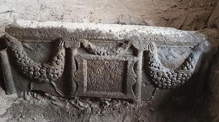 1800 yıllık el yazması 5 kitap Kayseri'de ele geçirildi