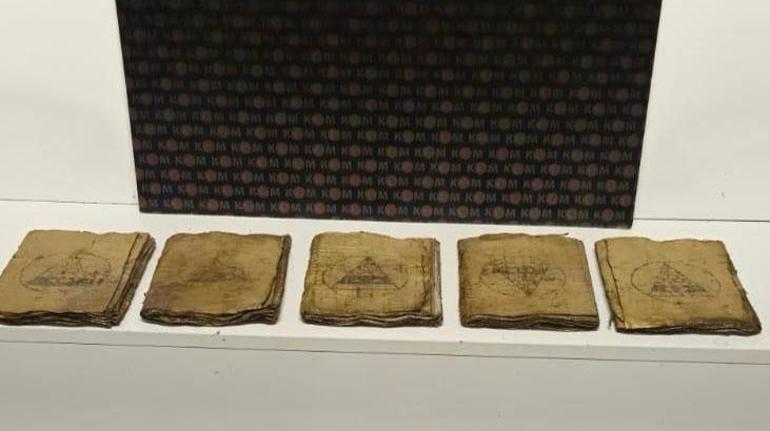 1800 yıllık el yazması 5 kitap Kayseri'de ele geçirildi