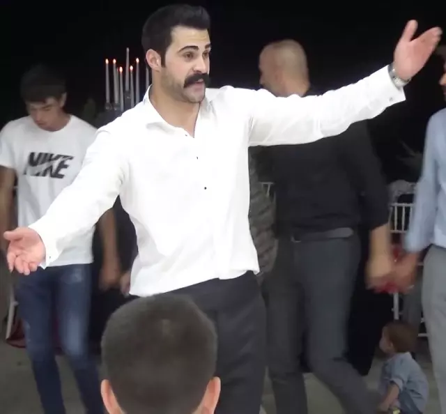 Yeni evli özel harekat polisi, trafik kazasında yaşamını yitirdi