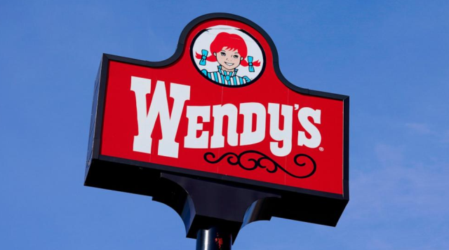 Dünyaca ünlü fast-food devi Wendy's 140 şubesini kapatıyor